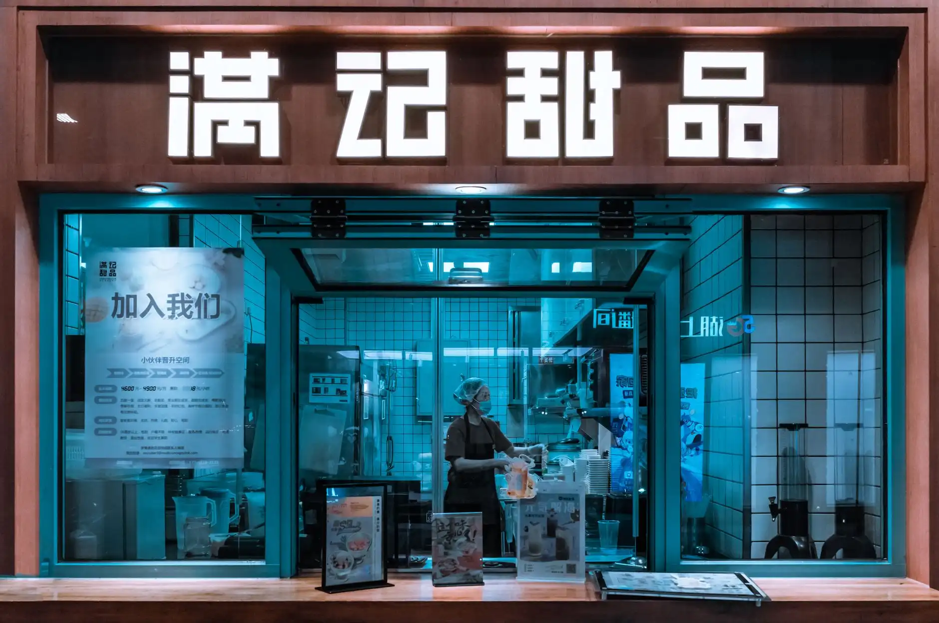 综合布线系统选型指南:超五类与六类线缆性能对比分析